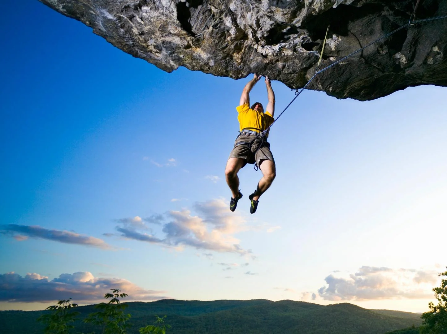 Bitcoin Holds Monthly Gains as Traders Watch for Potential Historic Losing Streak