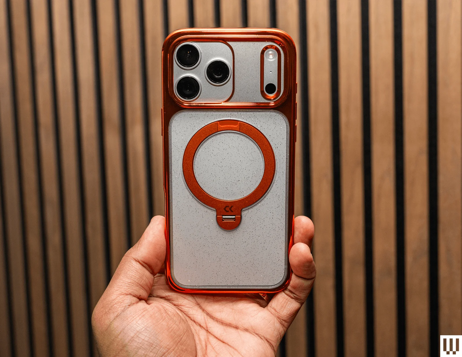 Casekoo Pearl Sparkle.